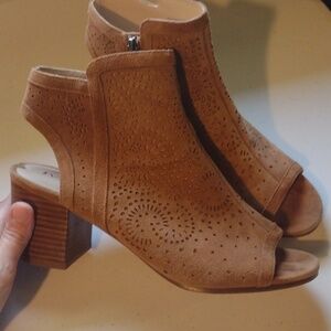 Via spiga chunky heeled peep toe sandal shoe size 8 and 1/2